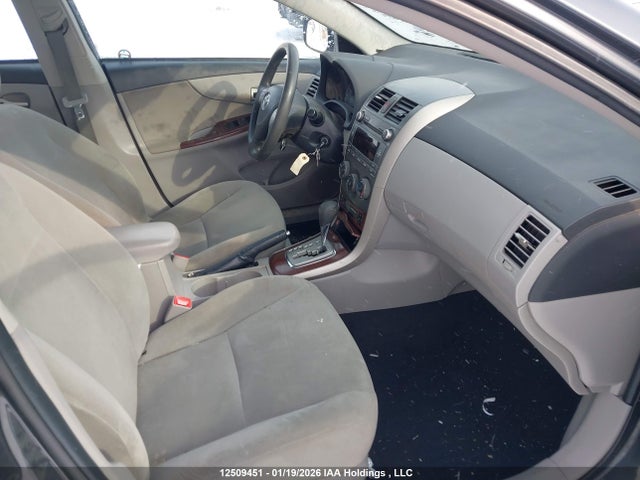 12509451 :رقم المزاد ، 2T1BU4EE3BC579339 vin ، 2011 Toyota Corolla Le مزاد بيع