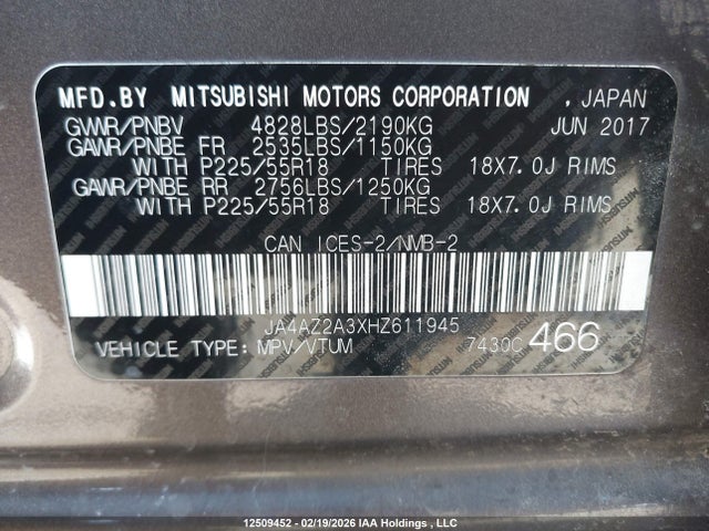 JA4AZ2A3XHZ611945 Mitsubishi Outlander Es