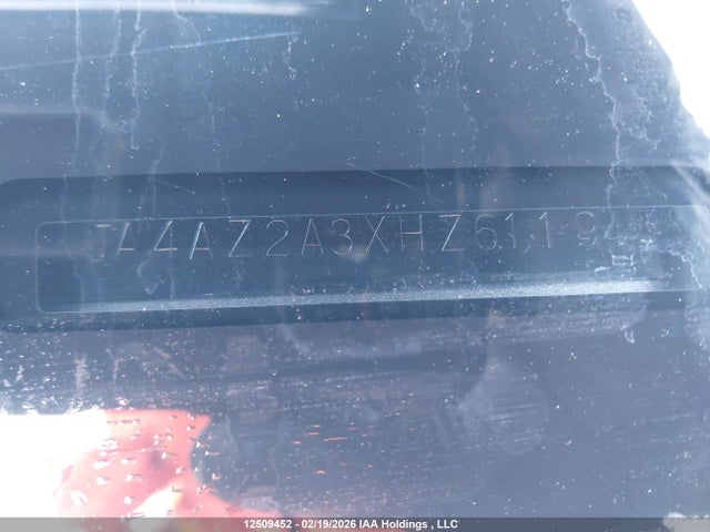 JA4AZ2A3XHZ611945 Mitsubishi Outlander Es