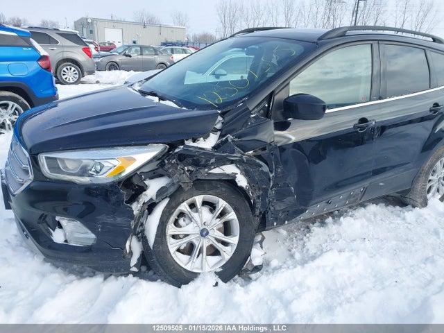 1FMCU9HD1JUC83382 Ford ESCAPE SEL