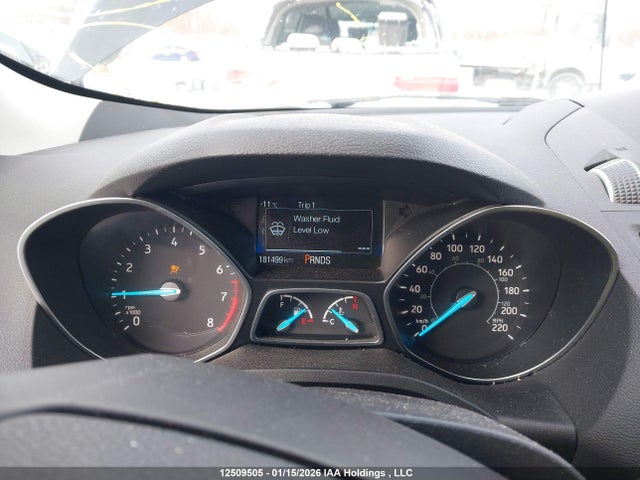 1FMCU9HD1JUC83382 Ford ESCAPE SEL