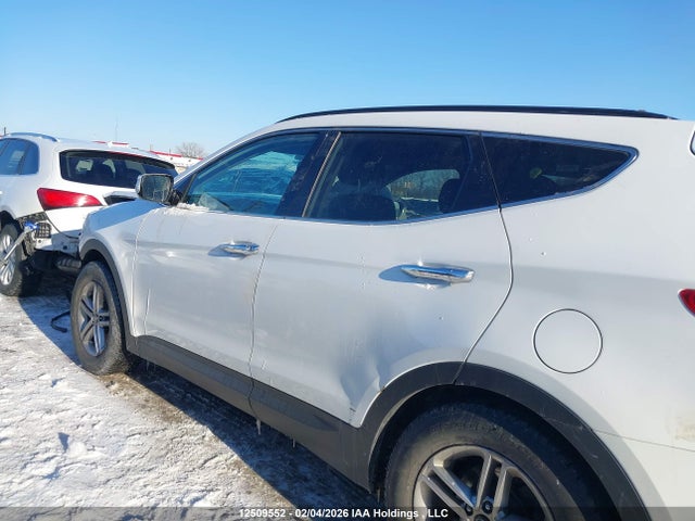 5NMZUDLB5HH044765 Hyundai Santa Fe Sport 2.4 Se