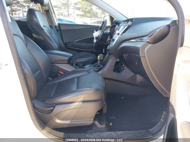 5NMZUDLB5HH044765 Hyundai Santa Fe Sport 2.4 Se
