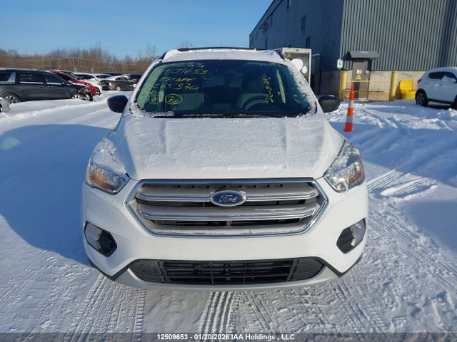 1FMCU9GD1JUC65370 Ford ESCAPE SE