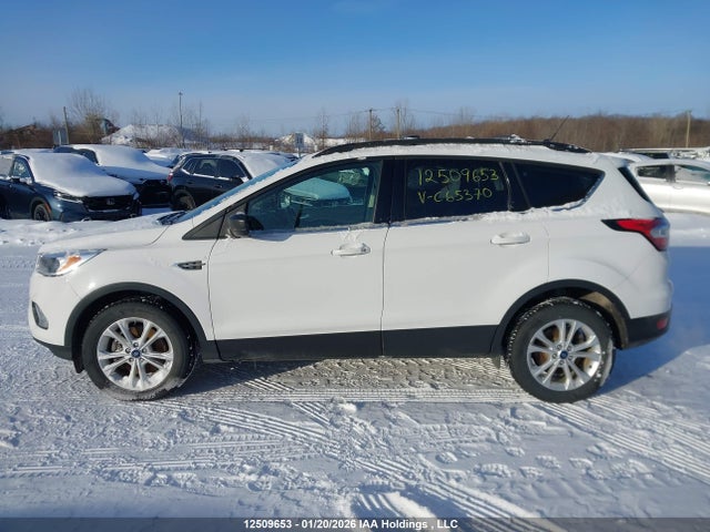 1FMCU9GD1JUC65370 Ford ESCAPE SE