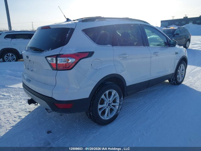 1FMCU9GD1JUC65370 Ford ESCAPE SE