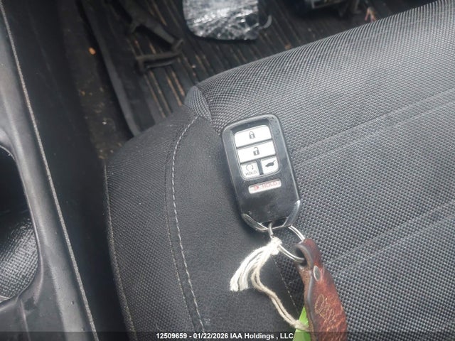 2HKRW2H52JH109047 Honda CR-V EX