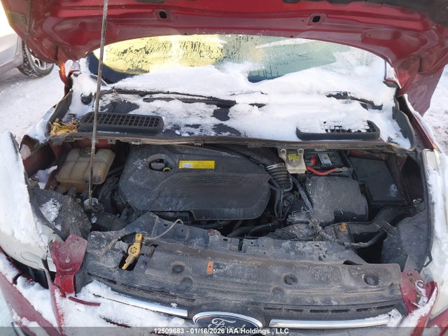 1FMCU9GX3FUC15040 Ford ESCAPE SE