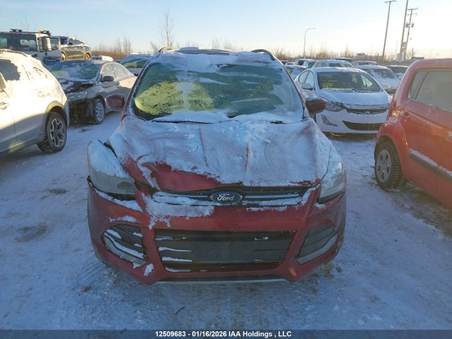 1FMCU9GX3FUC15040 Ford ESCAPE SE