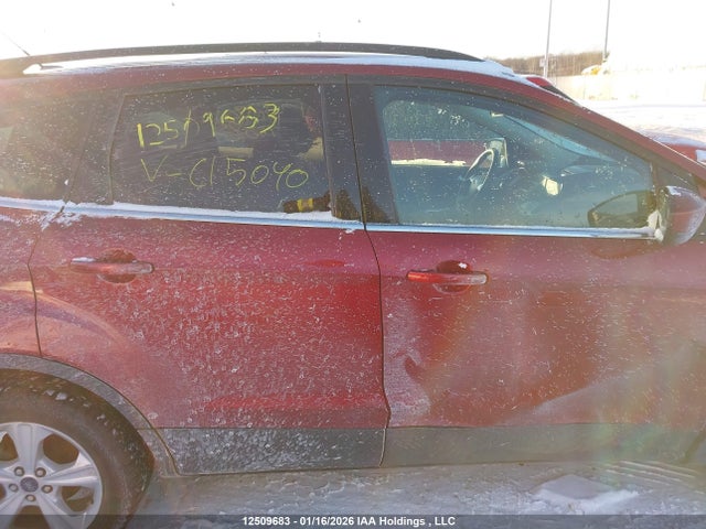 1FMCU9GX3FUC15040 Ford ESCAPE SE