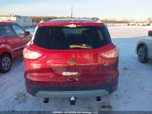 1FMCU9GX3FUC15040 Ford ESCAPE SE