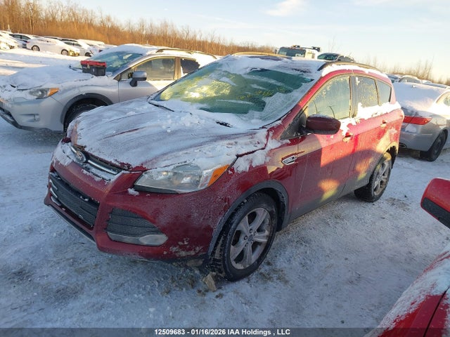 1FMCU9GX3FUC15040 Ford ESCAPE SE