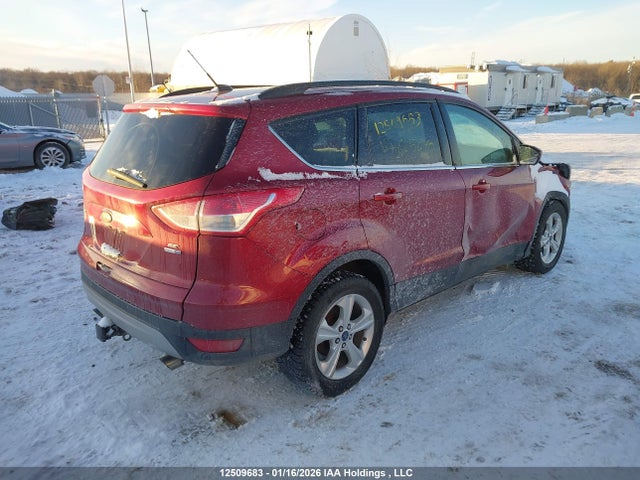 1FMCU9GX3FUC15040 Ford ESCAPE SE