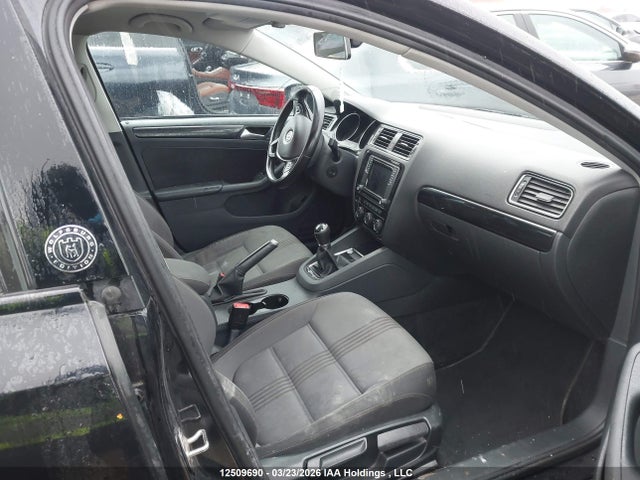3VWB67AJ8HM326559 Volkswagen JETTA SE