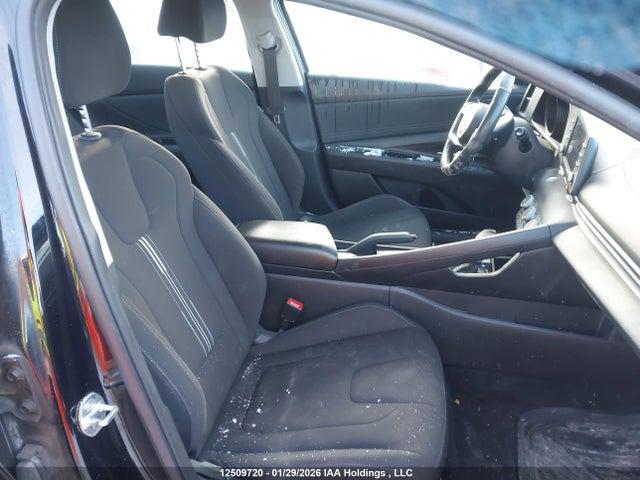 KMHLM4AG1MU075465 Hyundai Elantra Preferred Ivt