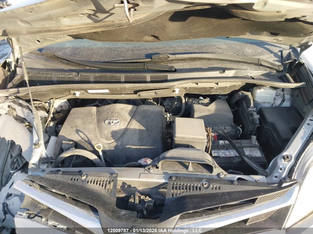 5TDKZ3DC1KS006345 Toyota SIENNA LE