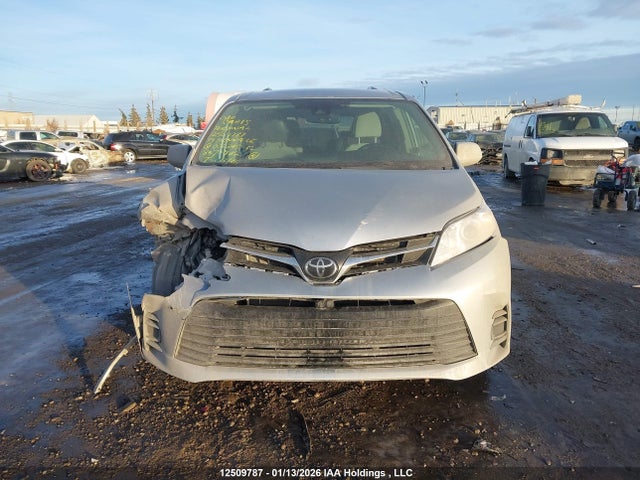 5TDKZ3DC1KS006345 Toyota SIENNA LE