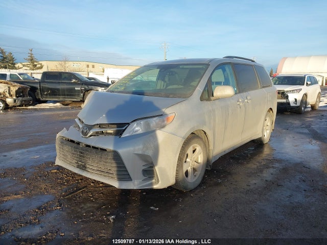 5TDKZ3DC1KS006345 Toyota SIENNA LE