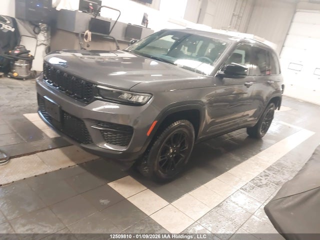 1C4RJHAG3R8514096 Jeep Grand Cherokee Laredo/altitude