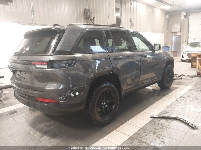1C4RJHAG3R8514096 Jeep Grand Cherokee Laredo/altitude