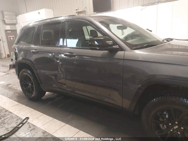 1C4RJHAG3R8514096 Jeep Grand Cherokee Laredo/altitude
