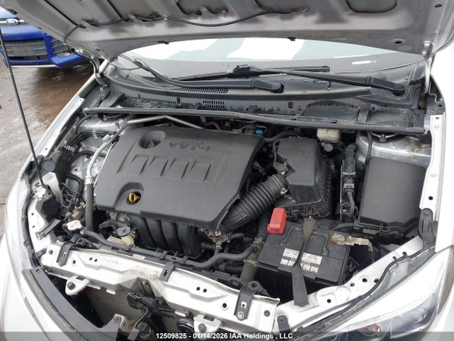2T1BURHE8JC084061 Toyota COROLLA SE