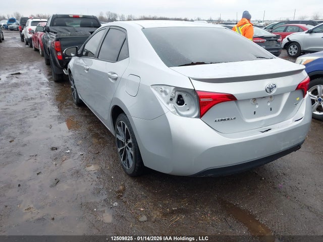 2T1BURHE8JC084061 Toyota COROLLA SE