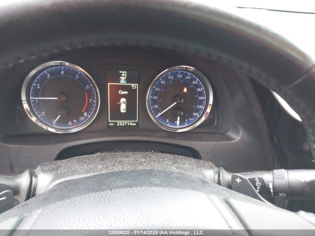 2T1BURHE8JC084061 Toyota COROLLA SE