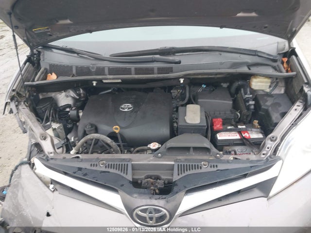 5TDKZ3DC7KS971081 Toyota SIENNA LE