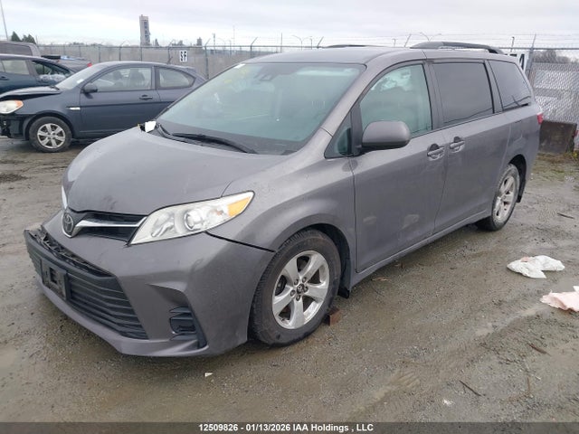 5TDKZ3DC7KS971081 Toyota SIENNA LE