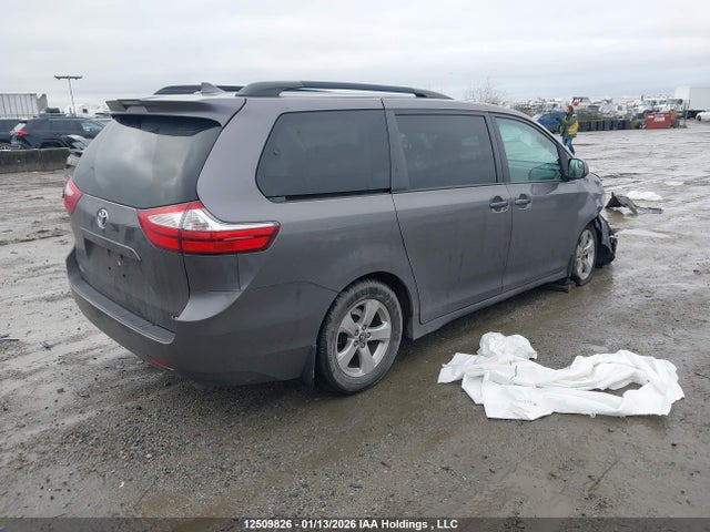 5TDKZ3DC7KS971081 Toyota SIENNA LE