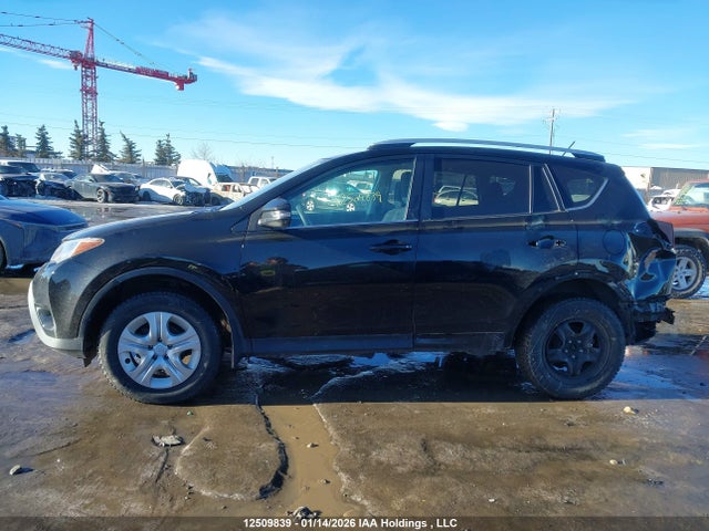2T3BFREV8FW389376 Toyota RAV4 LE