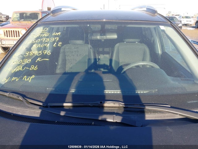 2T3BFREV8FW389376 Toyota RAV4 LE