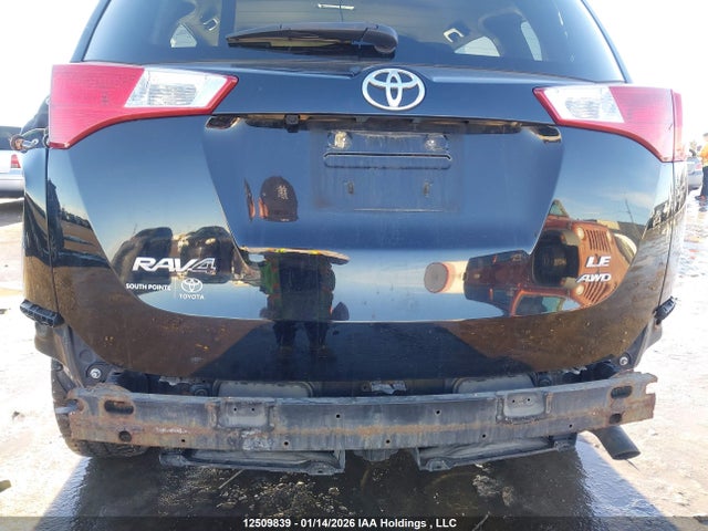 2T3BFREV8FW389376 Toyota RAV4 LE