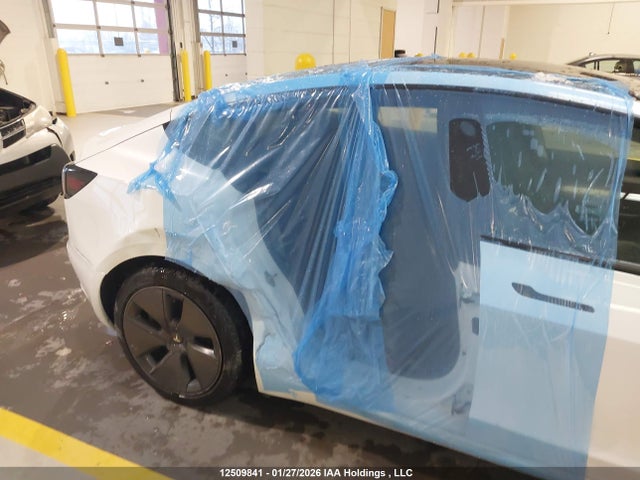 Продажа на аукционе авто 2023 Tesla Model 3, vin: 5YJ3E1EA5PF464483, номер лота: 12509841