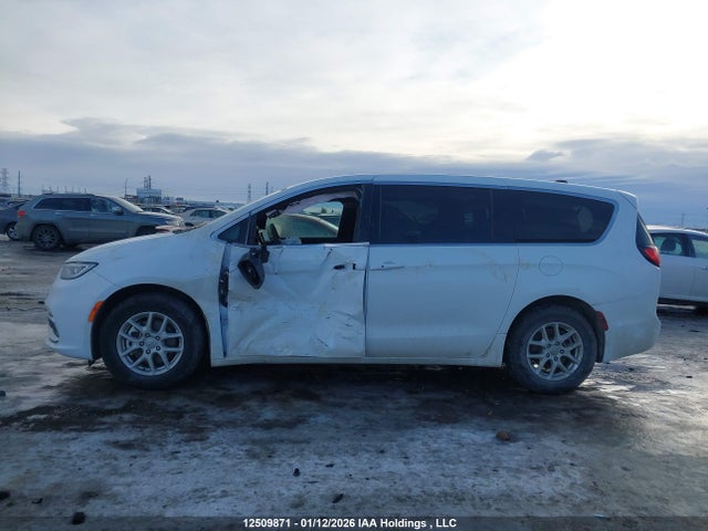 2C4RC1BGXSR596211 Chrysler Pacifica Select