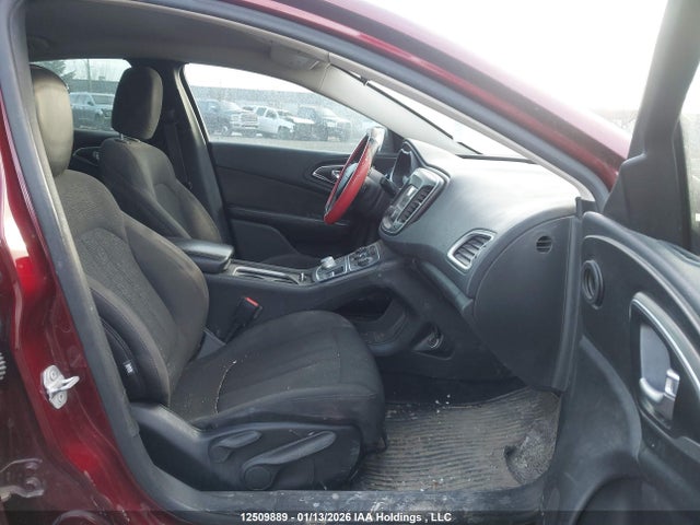 Chrysler 200 LX 2015 1C3CCCFB4FN705818 Image 5