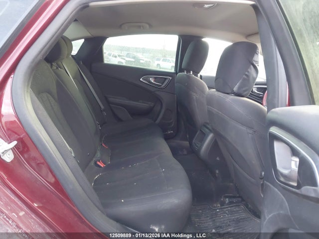 Chrysler 200 LX 2015 1C3CCCFB4FN705818 Image 8