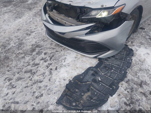 4T1B31HK9JU503821 Toyota Camry Hybrid Le