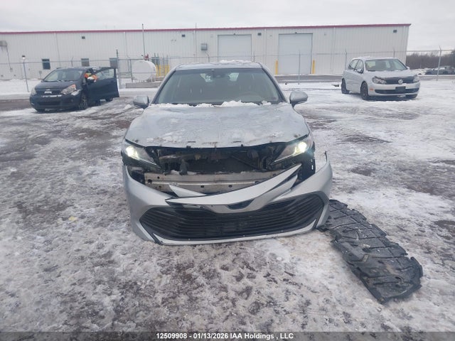 4T1B31HK9JU503821 Toyota Camry Hybrid Le