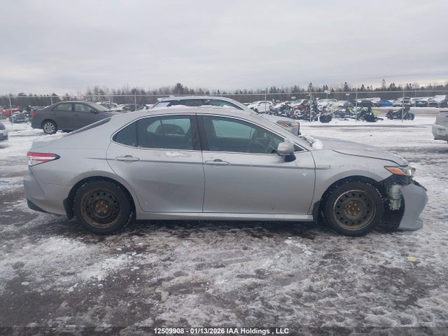 4T1B31HK9JU503821 Toyota Camry Hybrid Le