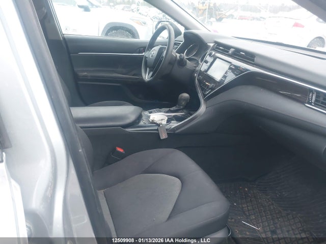 4T1B31HK9JU503821 Toyota Camry Hybrid Le