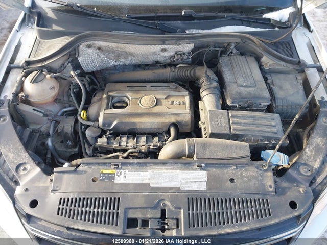 WVGNV7AX6HW504312 Volkswagen Tiguan Wolfsburg