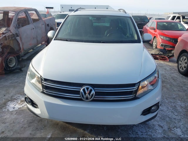 WVGNV7AX6HW504312 Volkswagen Tiguan Wolfsburg