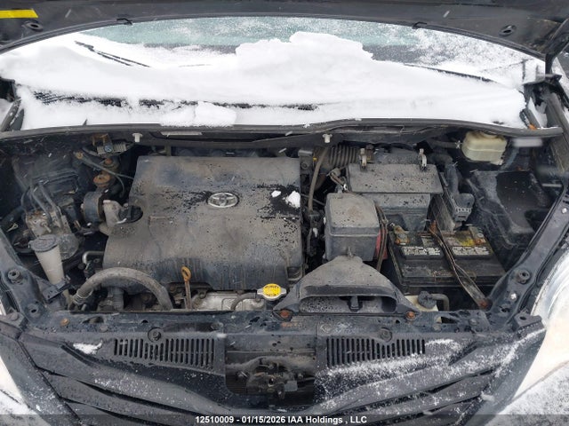 5TDZK3DC3GS731309 Toyota Sienna 7 Passenger