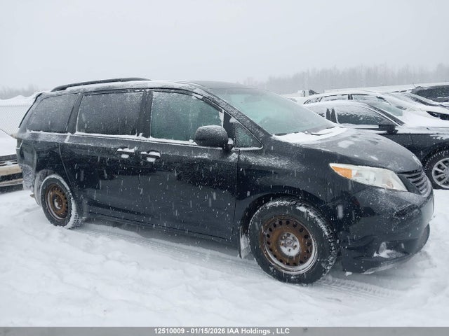 5TDZK3DC3GS731309 Toyota Sienna 7 Passenger