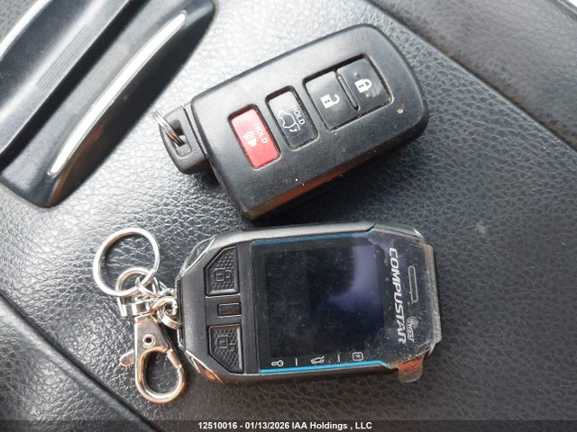 5TDJKRFH2GS327930 Toyota Highlander Xle