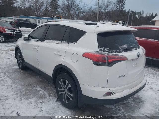 Toyota RAV4 LE 2016 2T3BFREV7GW525028 Image 3