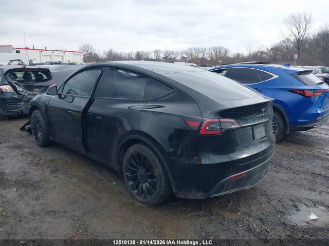 7SAYGAEE5NF399072 Tesla Model Y