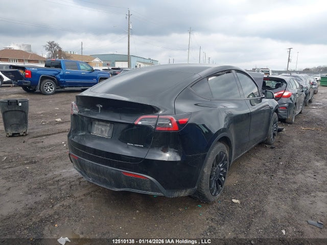 7SAYGAEE5NF399072 Tesla Model Y